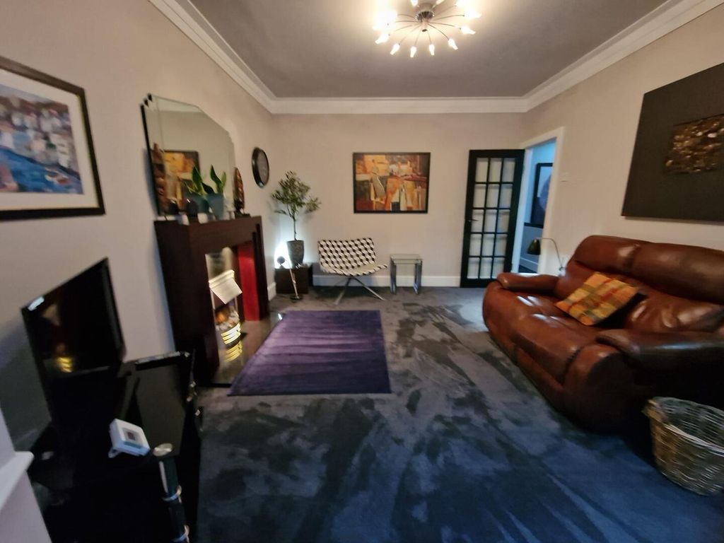 Property photo 2 of 11 Living Room