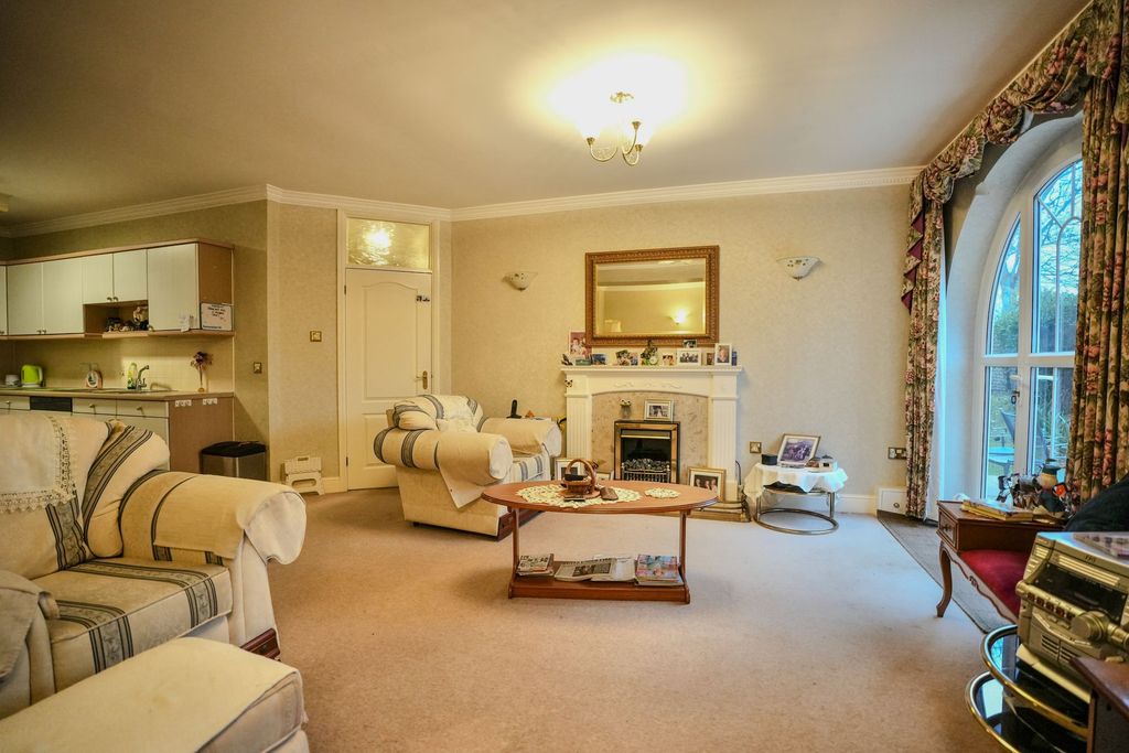 Property photo 2 of 22