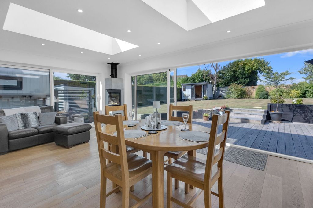 Property photo 2 of 22