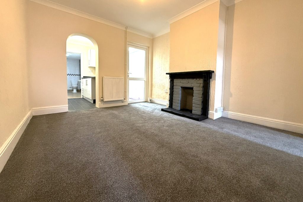 Property photo 3 of 17 Gallery