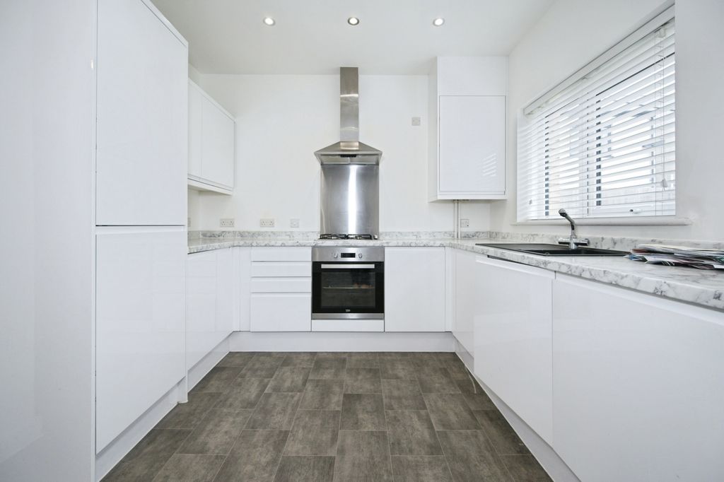 Property photo 2 of 16 Kitchen