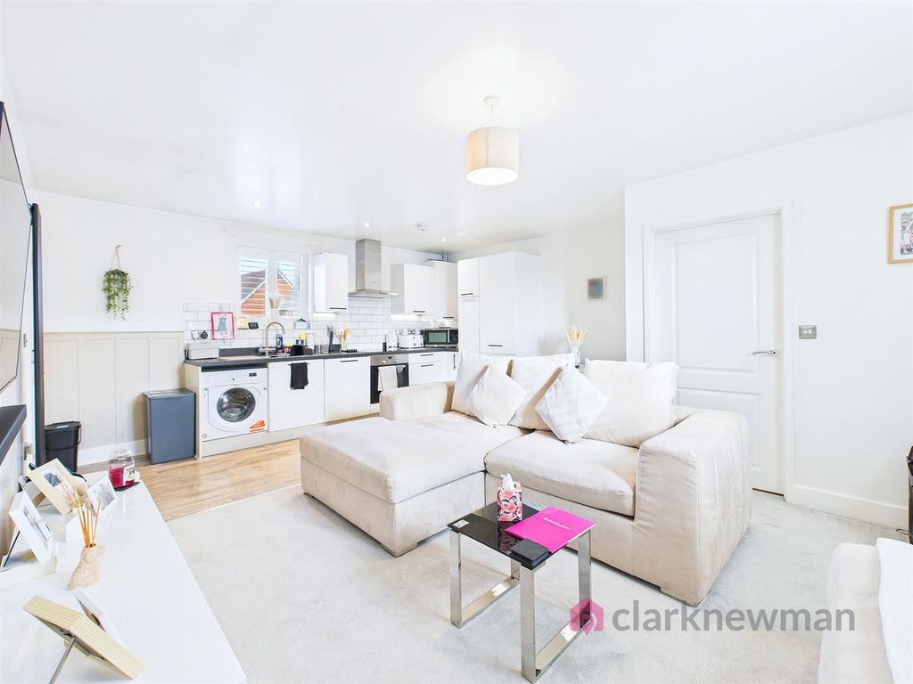 Property photo 2 of 12 Open Plan Living