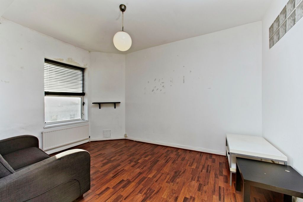 Property photo 2 of 17 Pbox-Img.Jpg