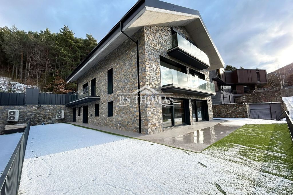 Property photo 2 of 49