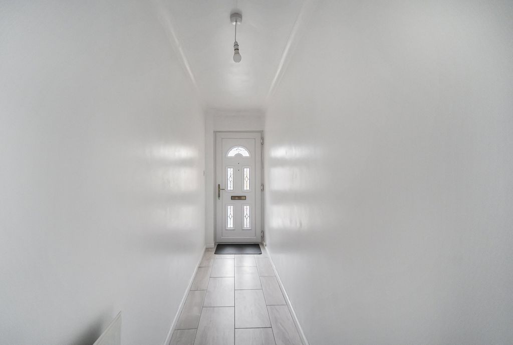 Property photo 3 of 59