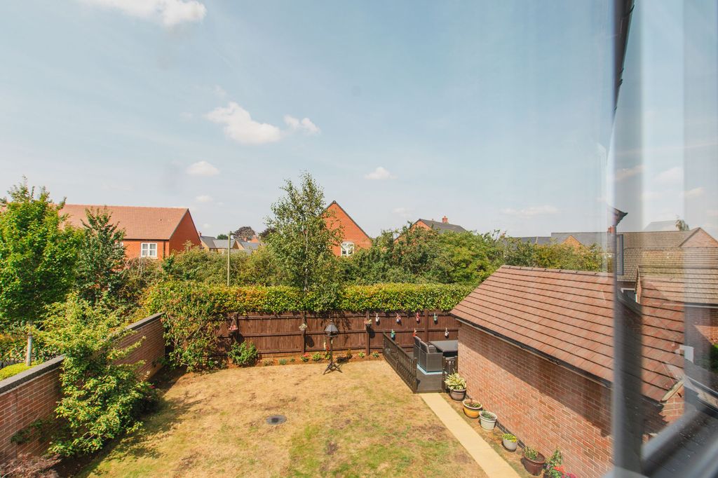 Property photo 3 of 35