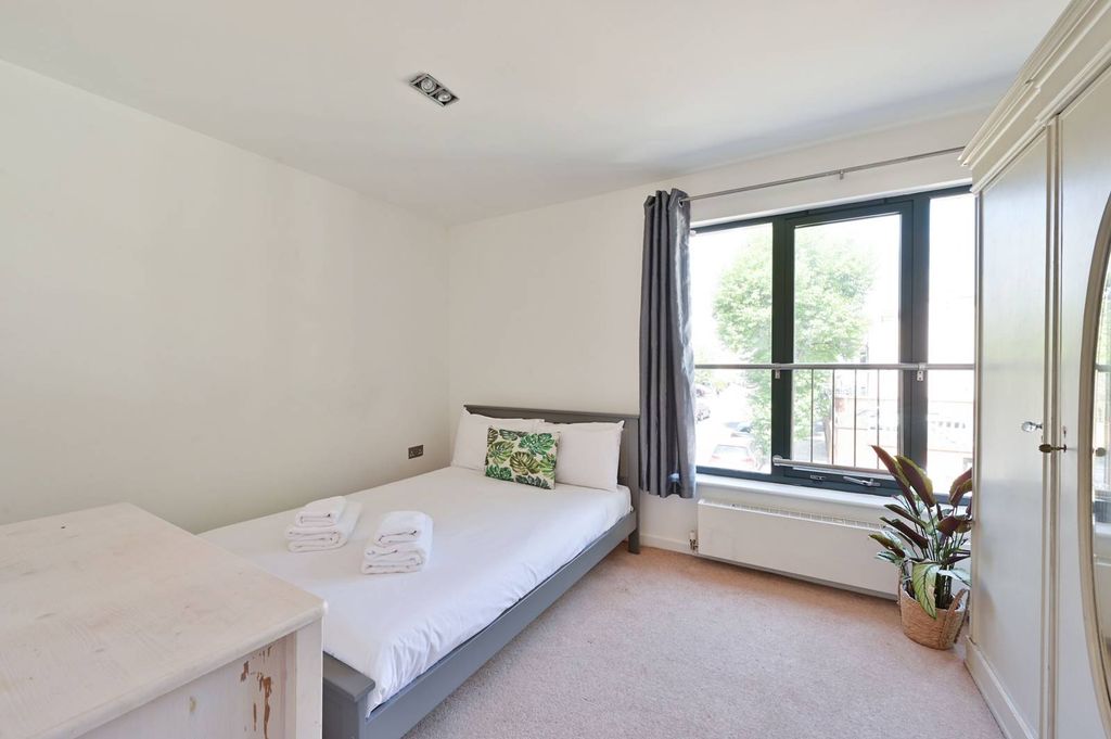 Property photo 3 of 11
