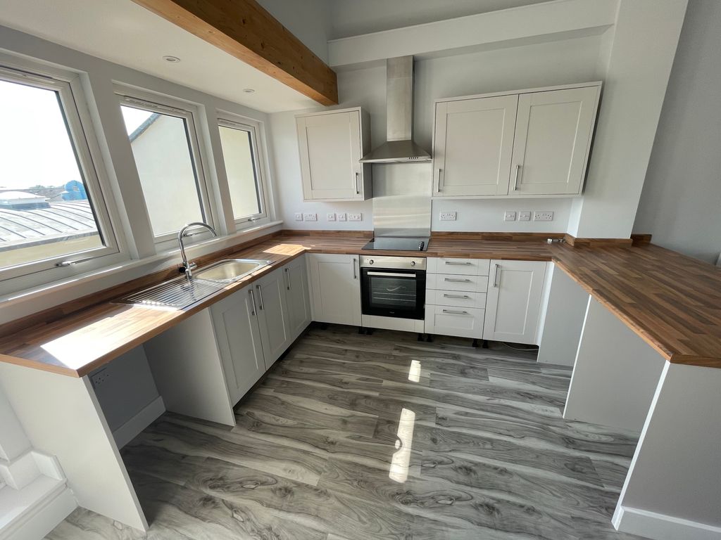 Property photo 1 of 4 Kitchen