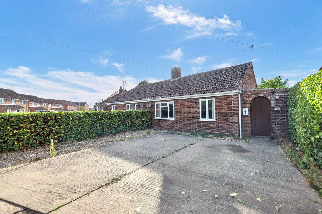 Property photo 1 of 11