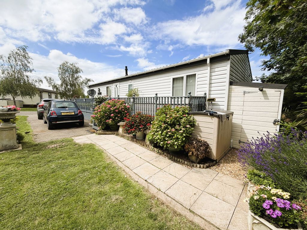 Property photo 1 of 27