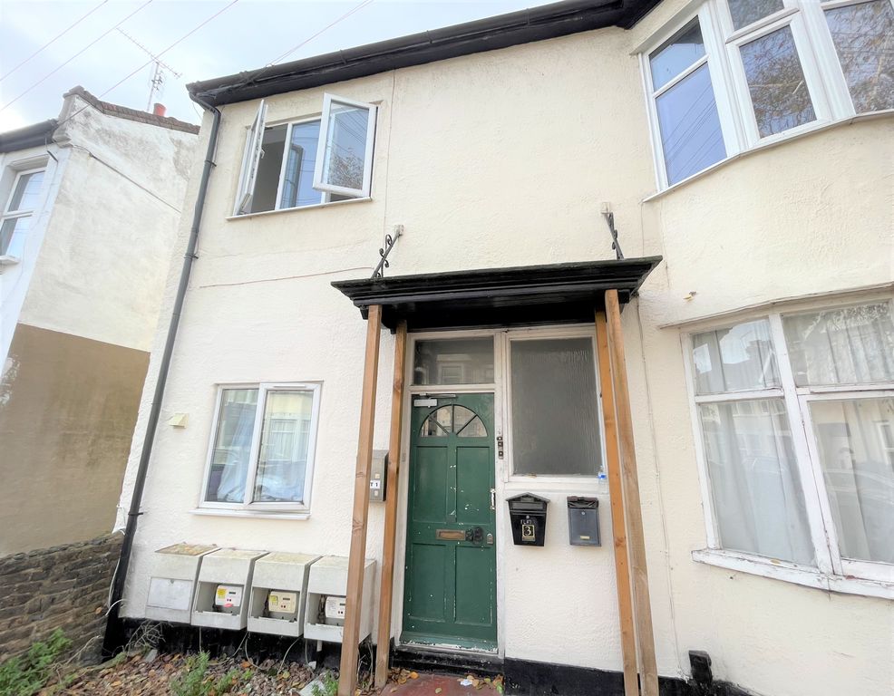 Property photo 1 of 5