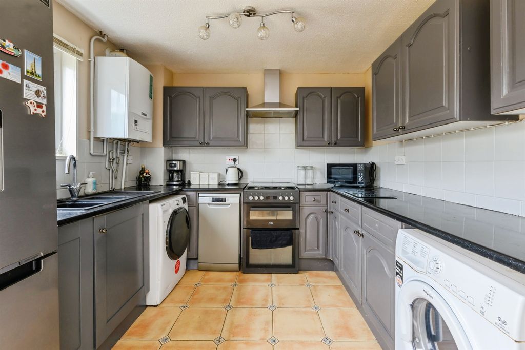 Property photo 2 of 12