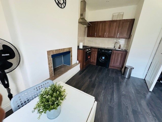 Property photo 2 of 6 Photo 1