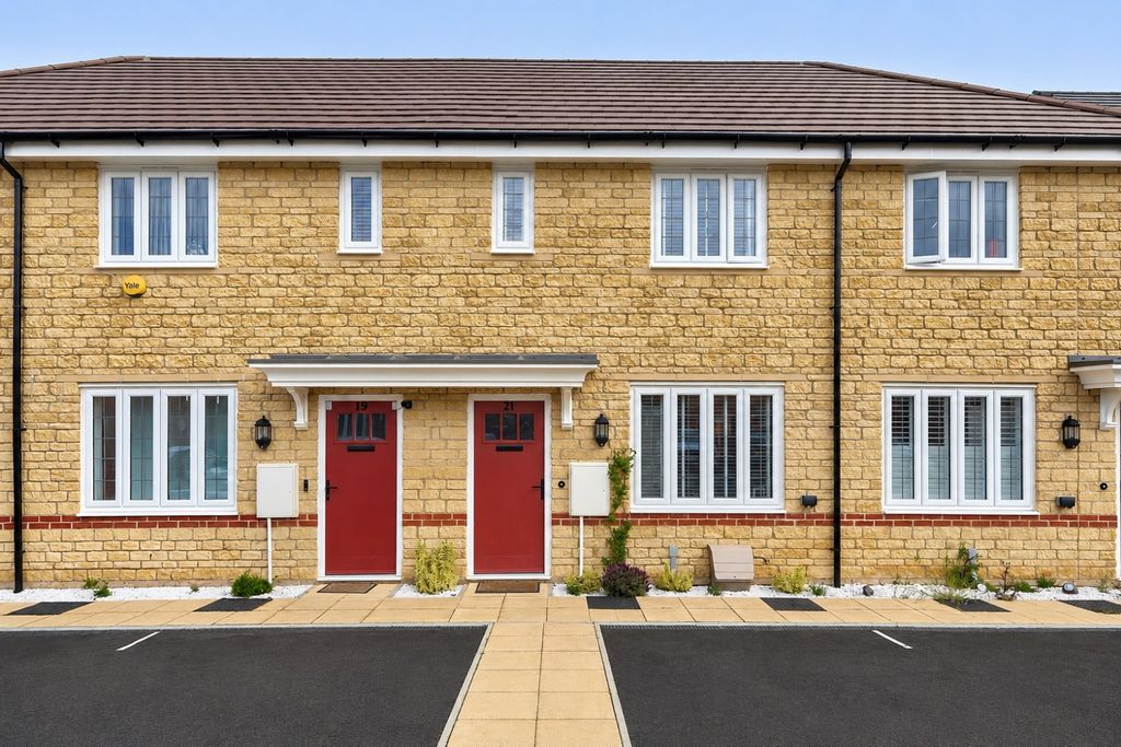 Property photo 1 of 17 F71E3522-A05A-4Ed0-9Fc7-82Fd213E1936