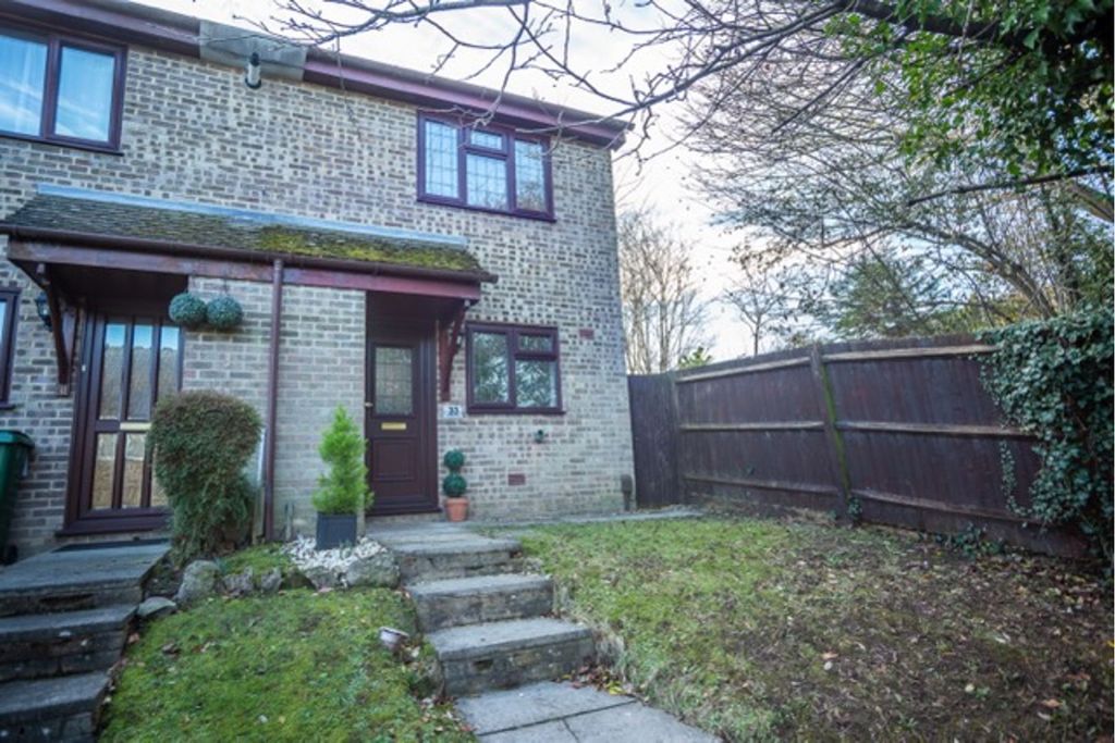 Property photo 2 of 11 Front