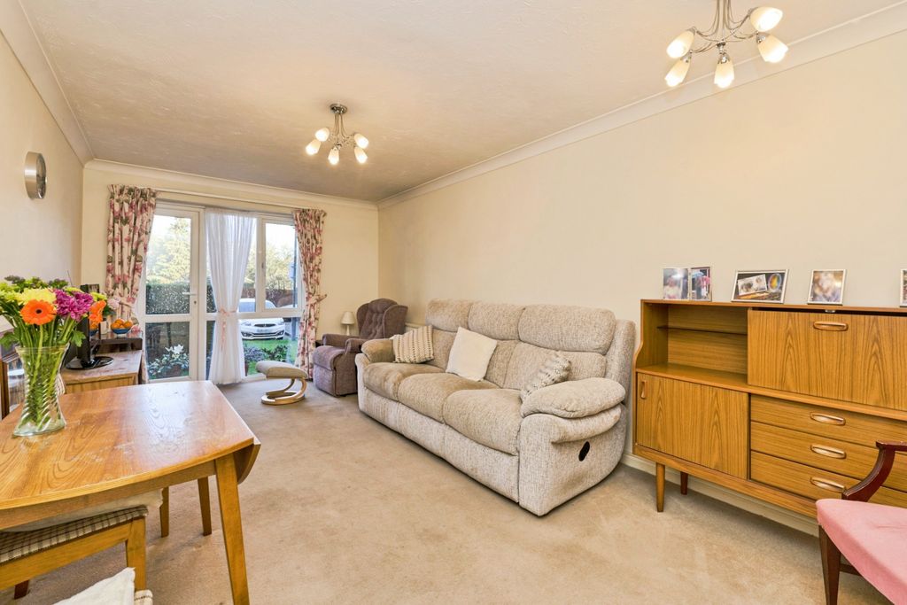 Property photo 1 of 19 Living / Dining Room