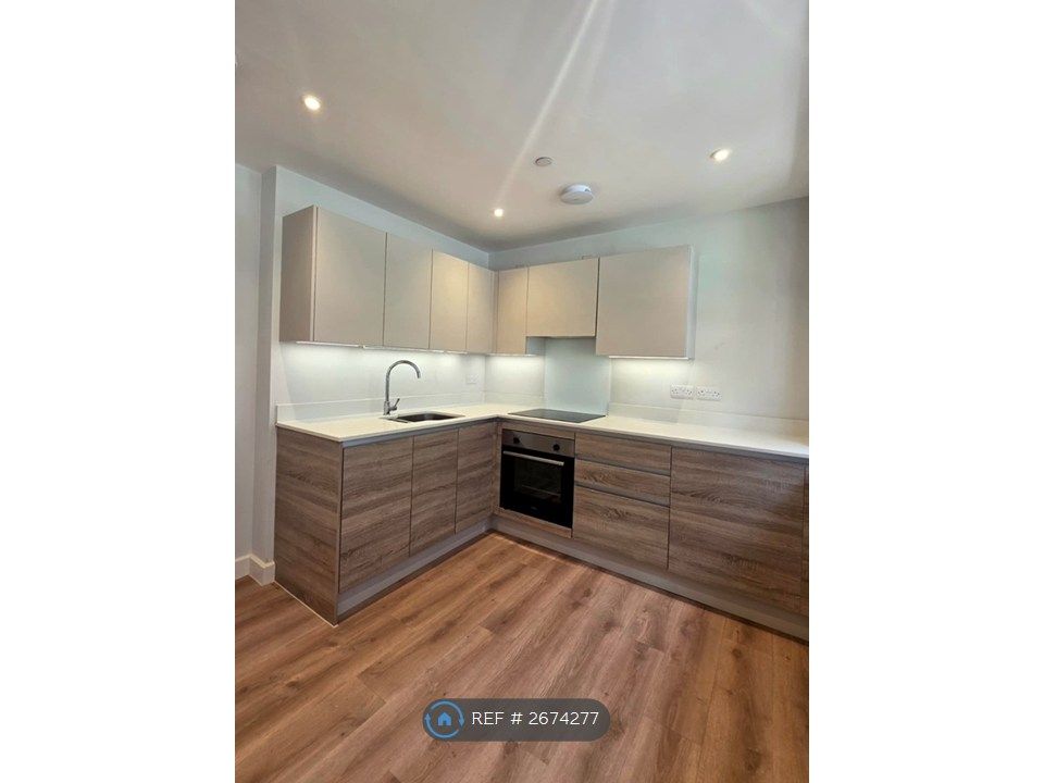 Property photo 2 of 11 Kitchen