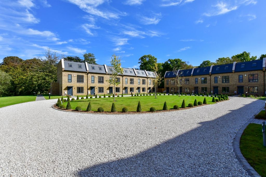 Property photo 1 of 8 Elevation