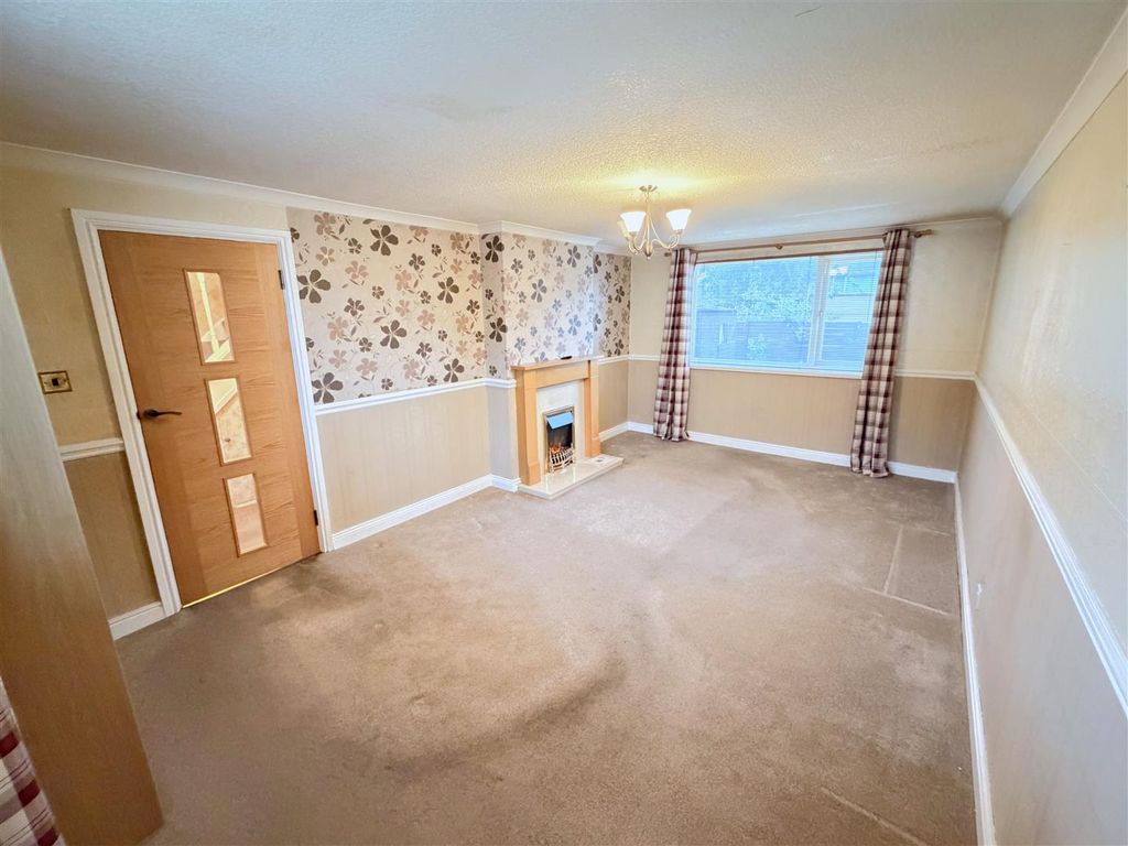 Property photo 3 of 19 Dining Lounge