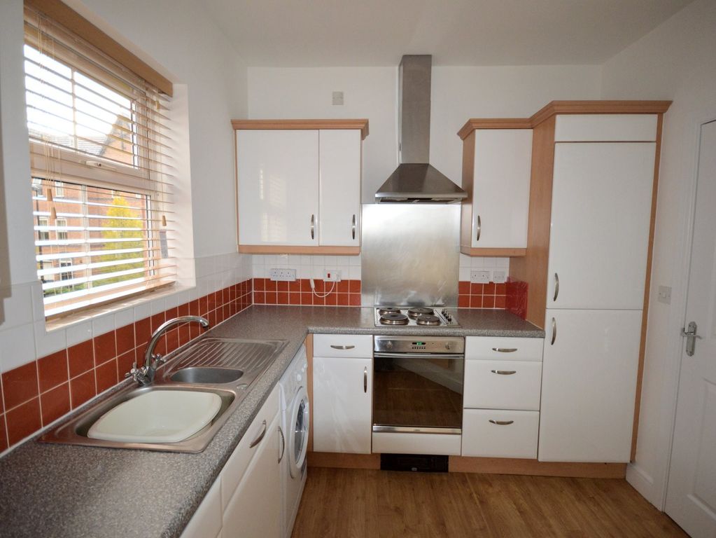 Property photo 3 of 9 Kitchen