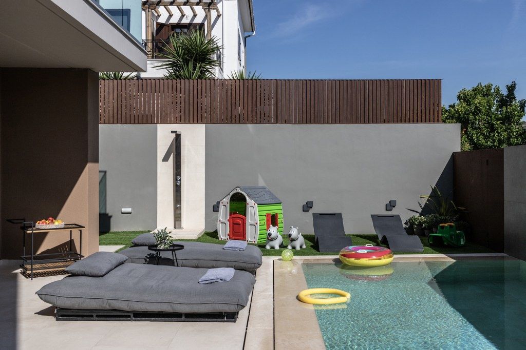 Property photo 3 of 28