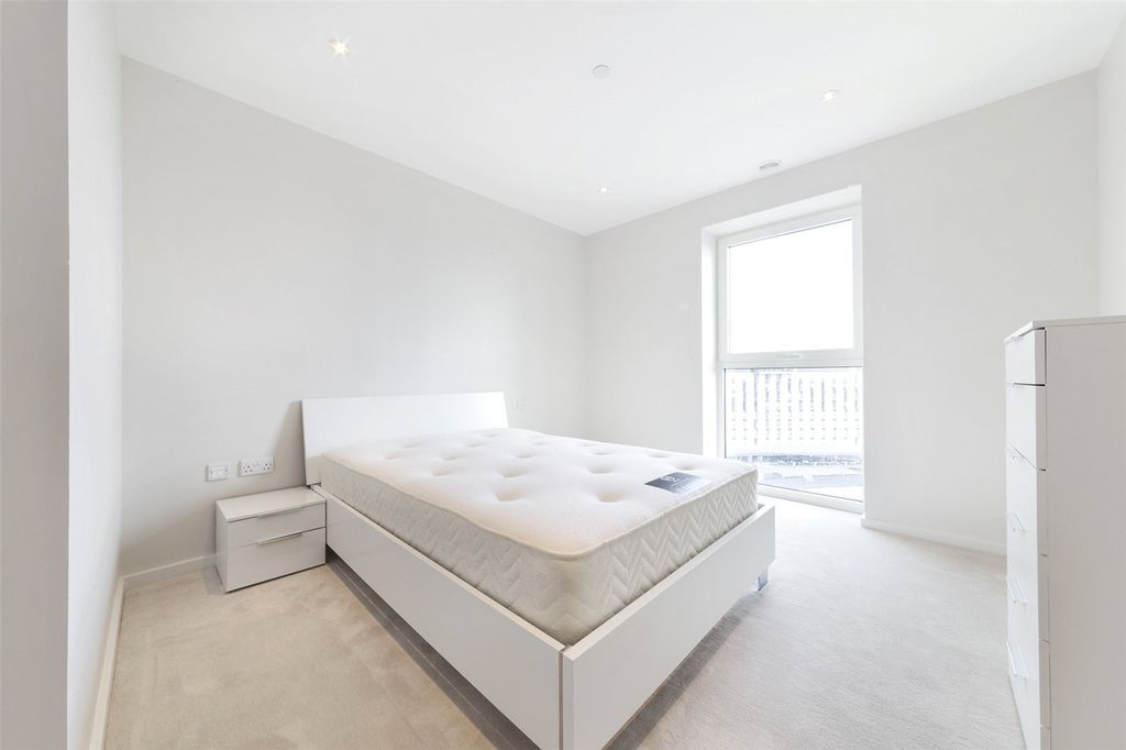 Property photo 3 of 9 Photo 16