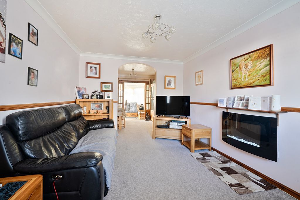 Property photo 2 of 22 1421238-8-69B417Ae5Fae2-Arw-1