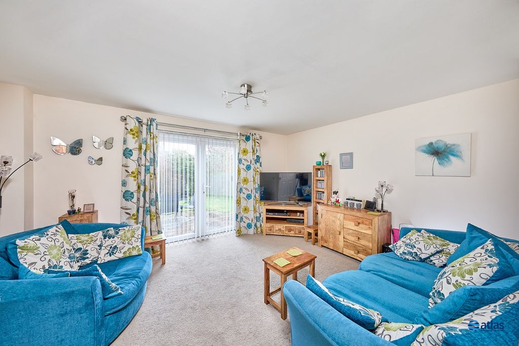 Property photo 3 of 16 Living Room