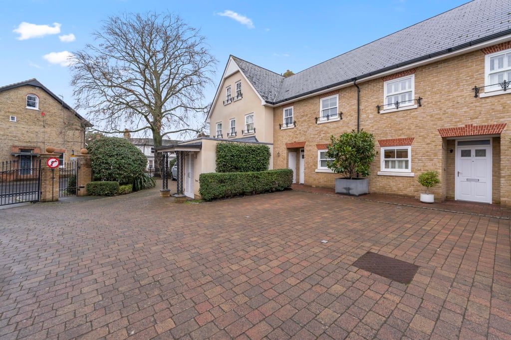 Property photo 1 of 22