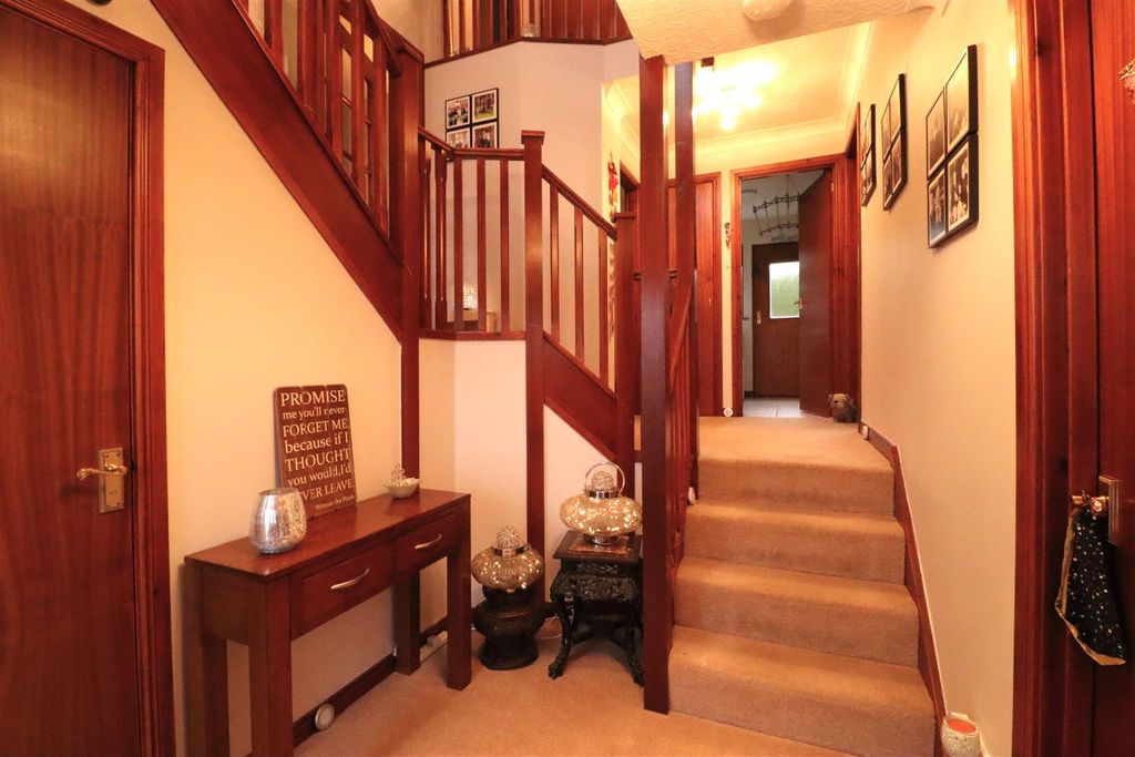 Property photo 2 of 54 Ent Hall.Jpg