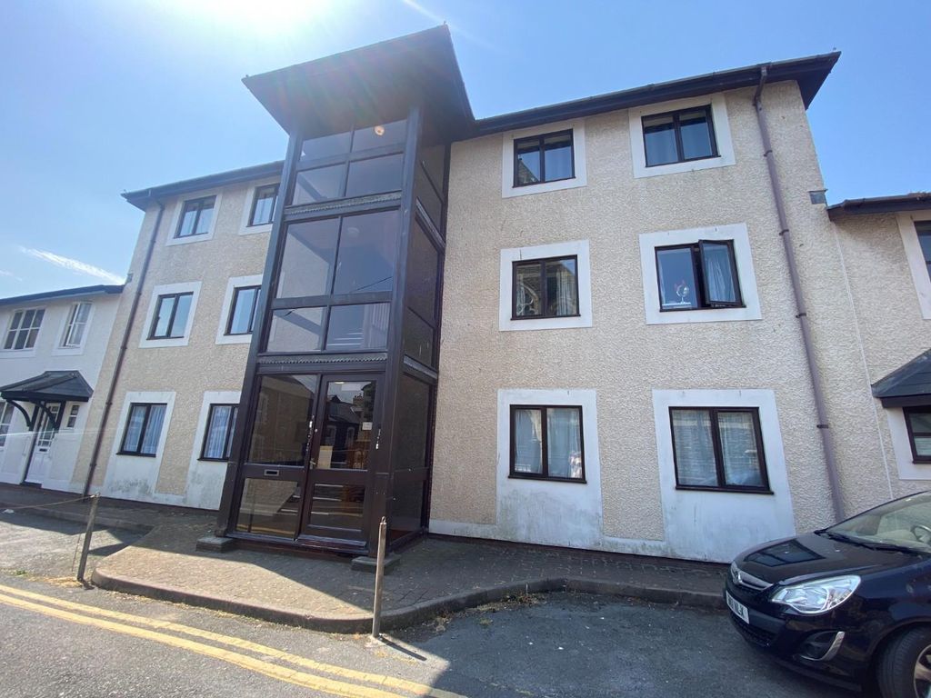 Property photo 1 of 9 2 Bed Flat