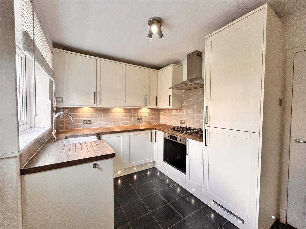 Property photo 2 of 14 Kitchen 1.Jpg