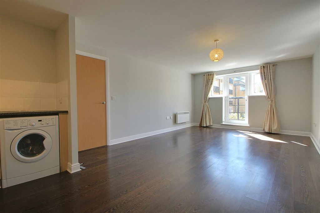 Property photo 3 of 12