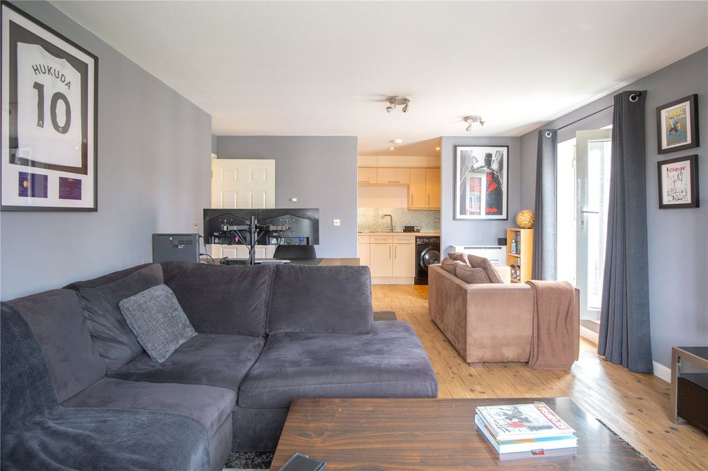 Property photo 3 of 14 Picture No. 02