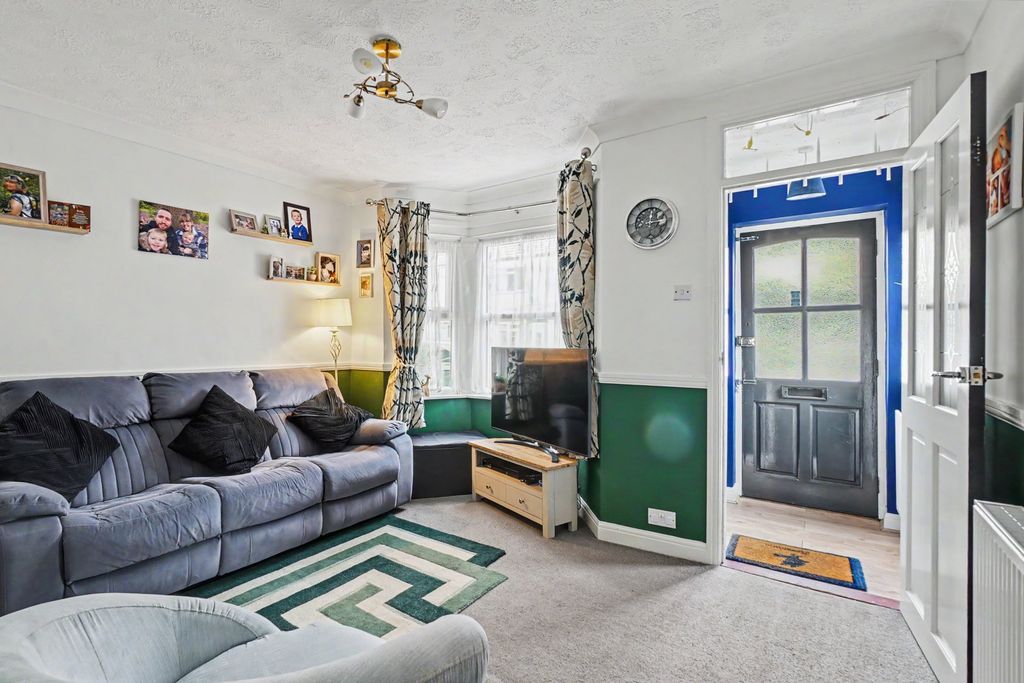 Property photo 3 of 13