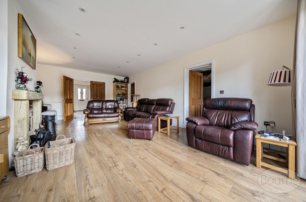 Property photo 2 of 27 Ab7B279d-E5Eb-477...