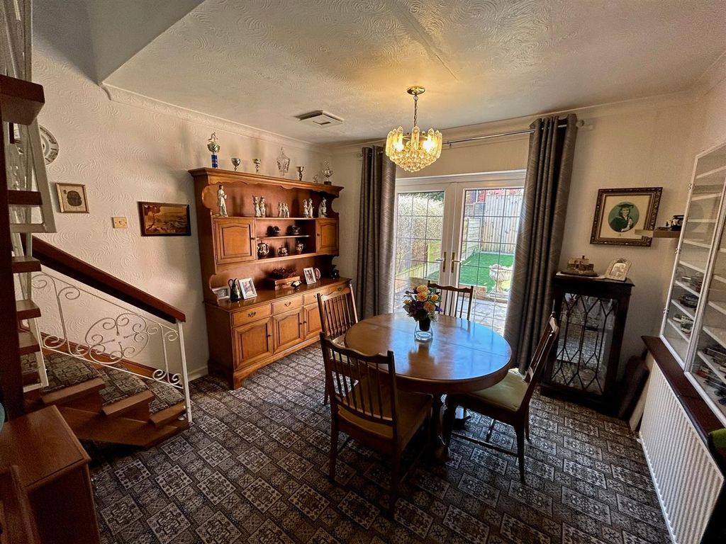 Property photo 3 of 12 Dining Room.Jpg