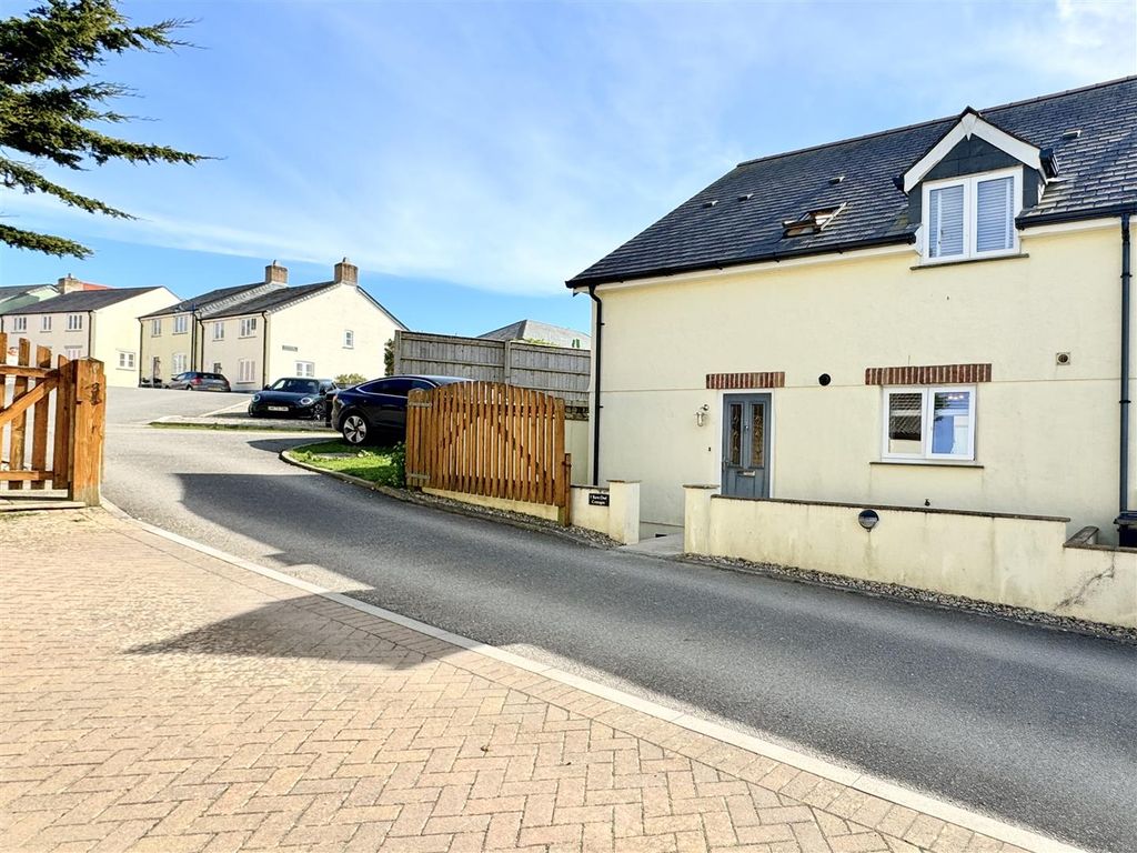 Property photo 1 of 33