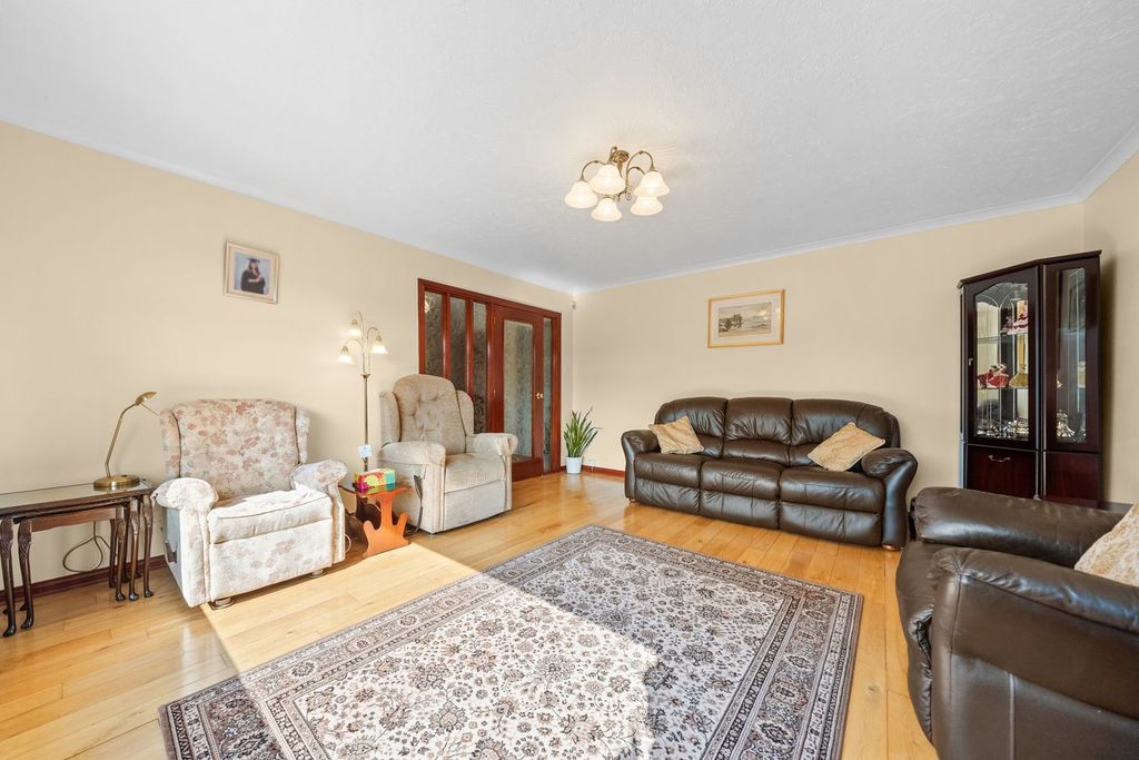 Property photo 2 of 39
