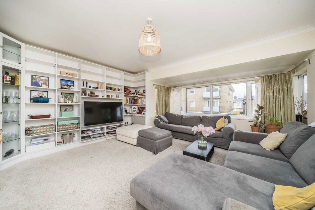Property photo 2 of 5