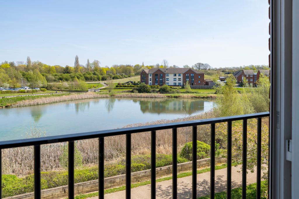 Property photo 2 of 20 Lake View