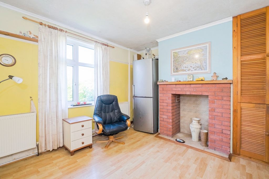 Property photo 2 of 17 Photo