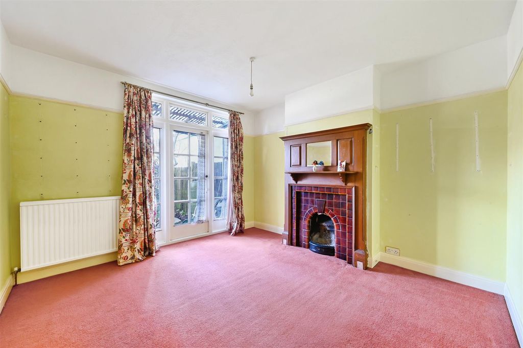 Property photo 3 of 12 Reception