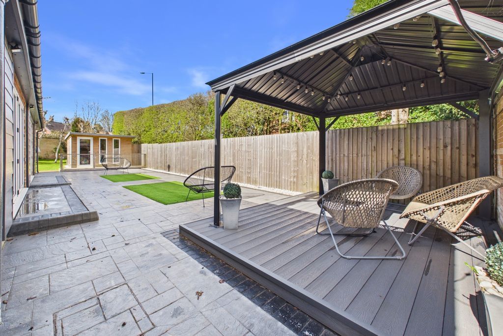 Property photo 2 of 34 Rear Garden
