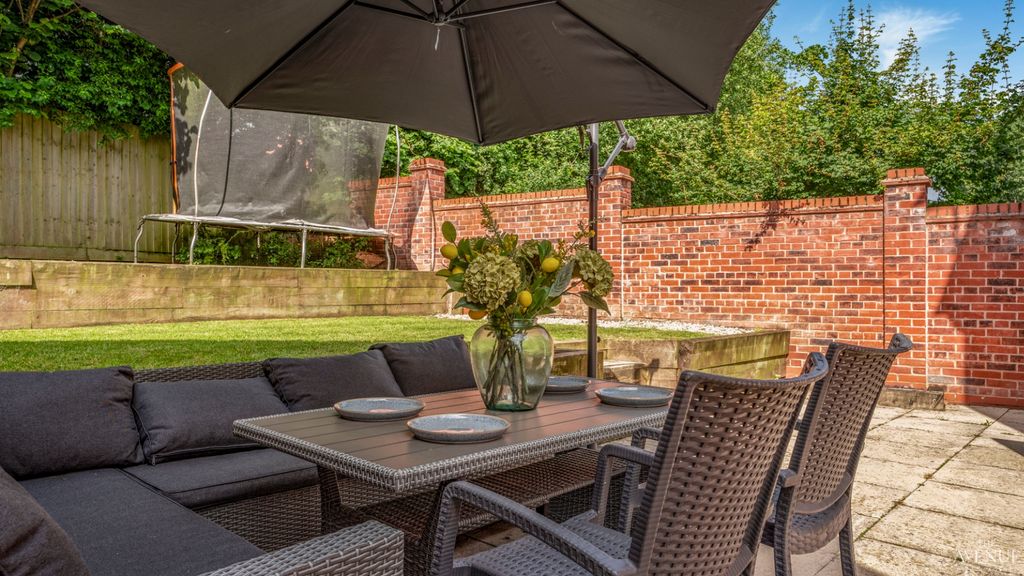 Property photo 2 of 26 5237194