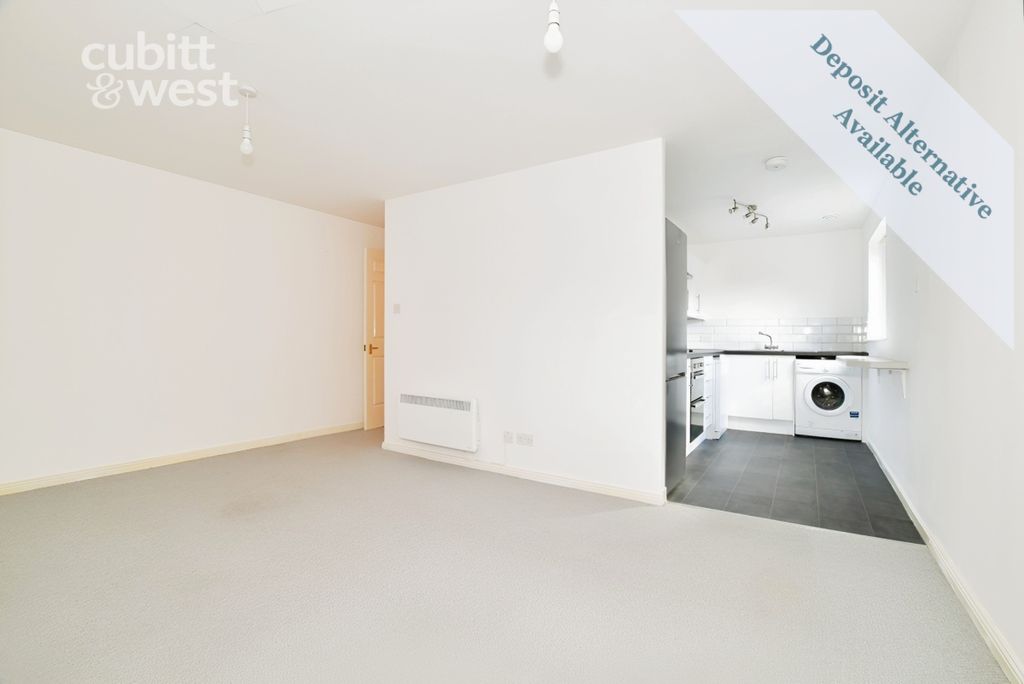 Property photo 2 of 8 Studio