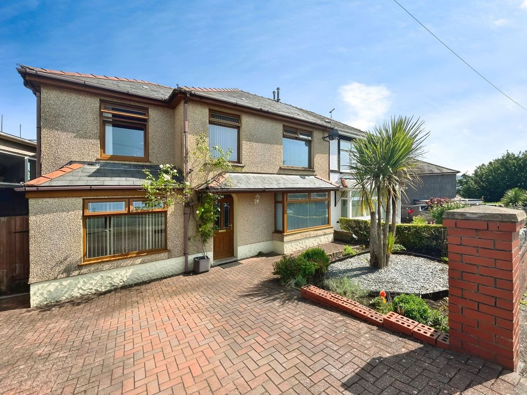 Property photo 1 of 46