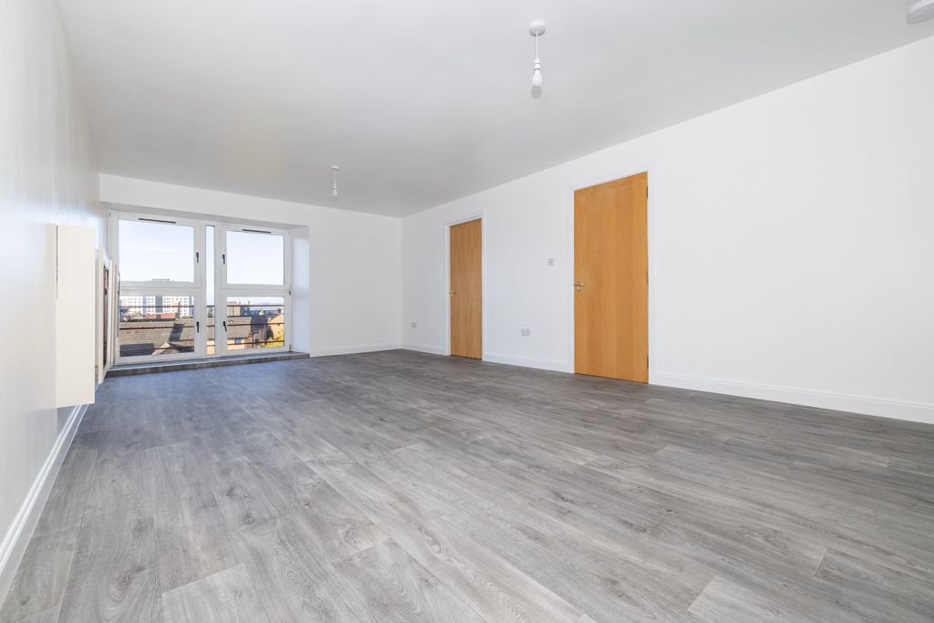 Property photo 3 of 17 Photo 3