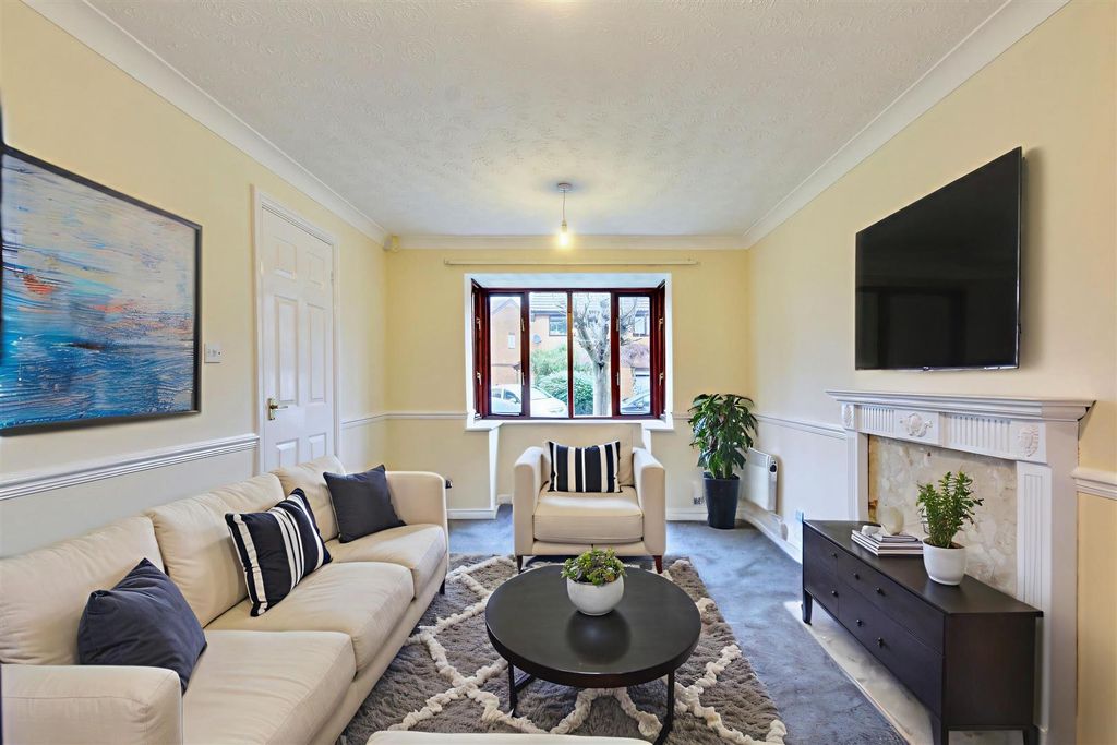 Property photo 3 of 27 Lounge (Virtual Furnishing)