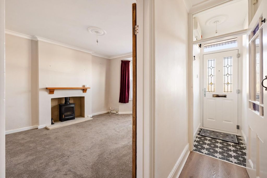 Property photo 2 of 21